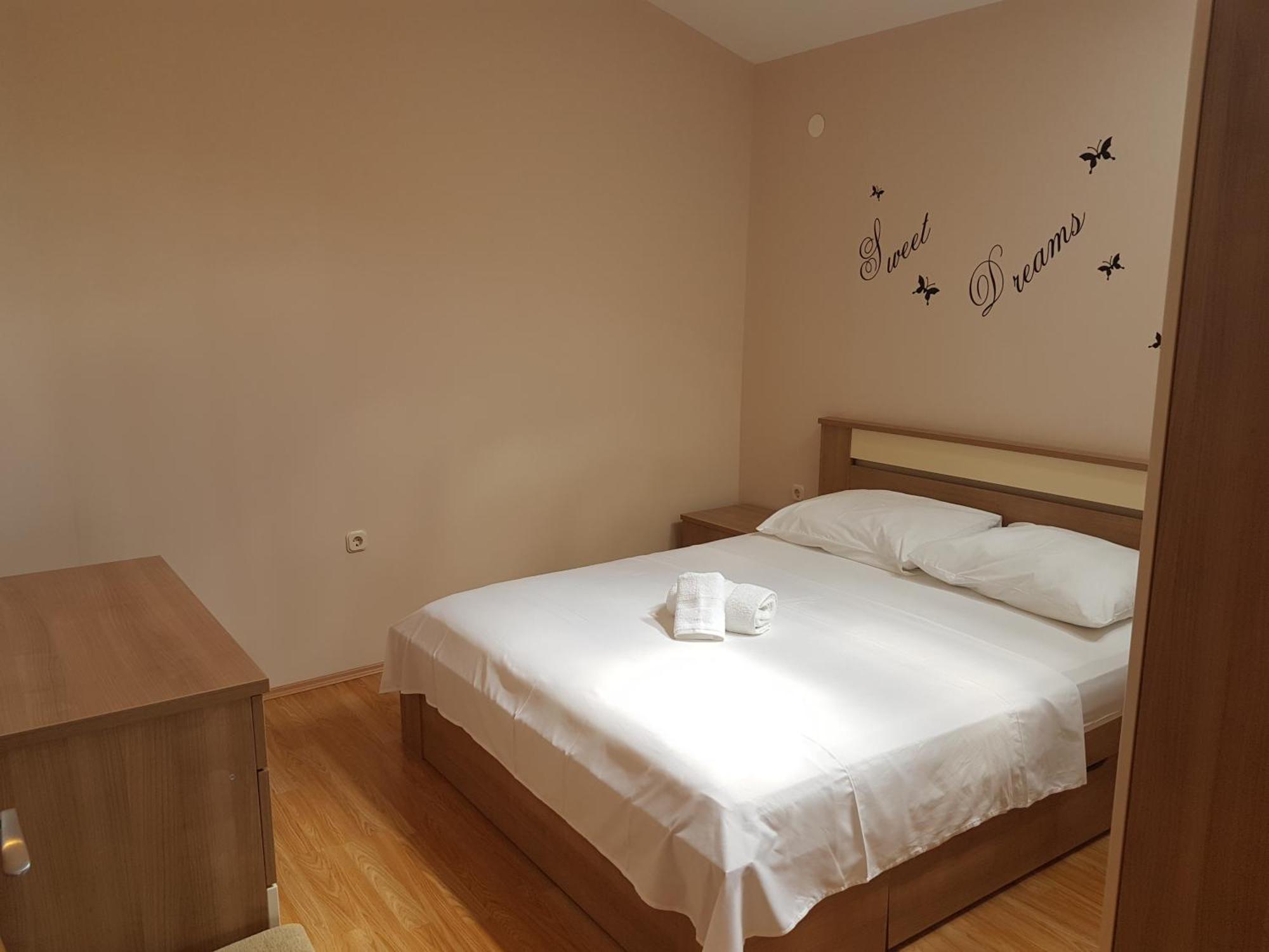 Apartments Mrdelja 브르시 외부 사진