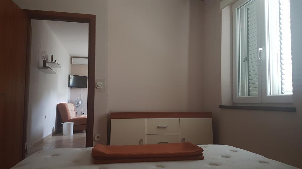 Apartments Mrdelja 브르시 외부 사진
