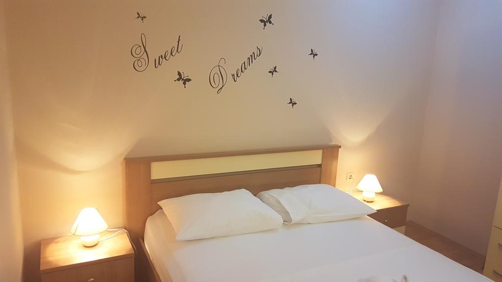 Apartments Mrdelja 브르시 외부 사진